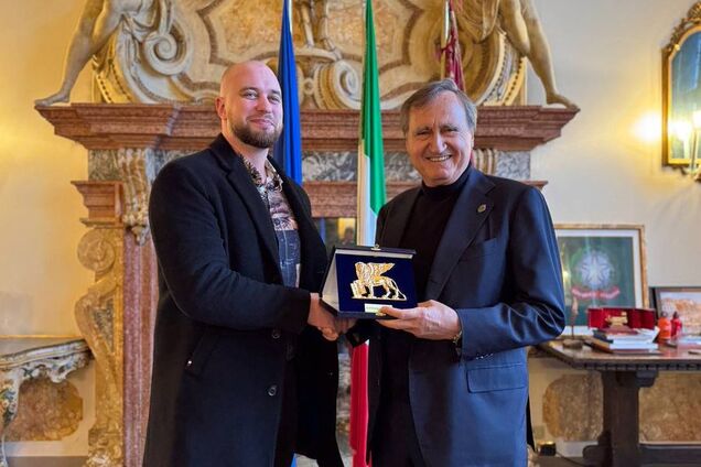 Мер Венеції нагородив українського військового, який напередодні врятував пораненого підлітка. Фото