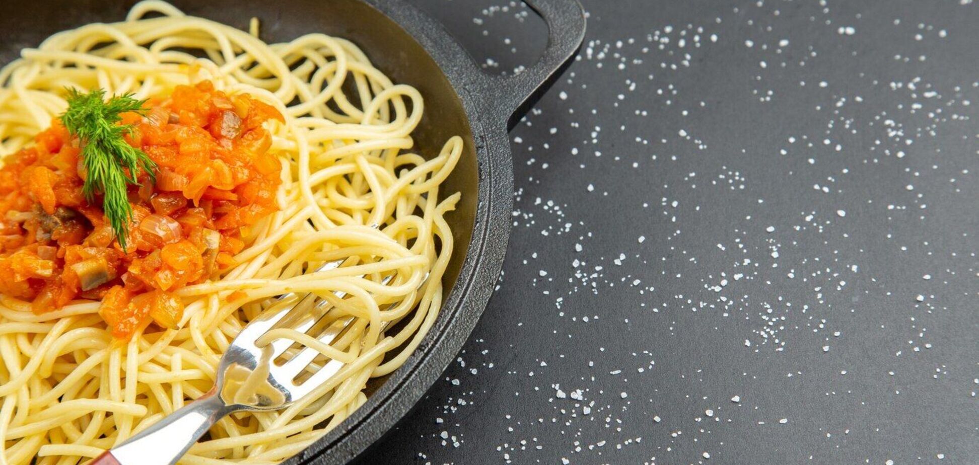 Как вкусно приготовить спагетти без воды и кастрюли: оригинальный рецепт