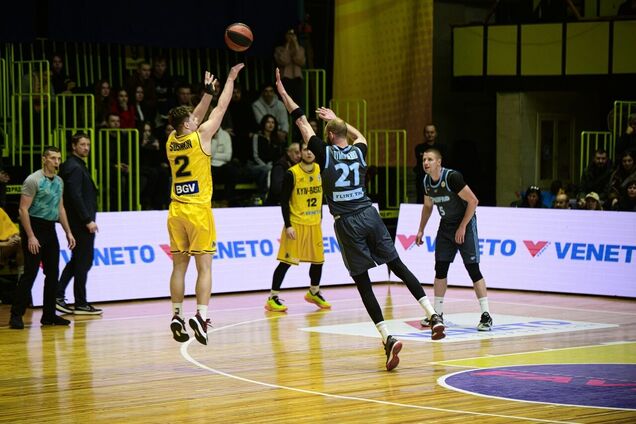 Стало відомо, коли стартують матчі плей-оф Суперліги Favbet