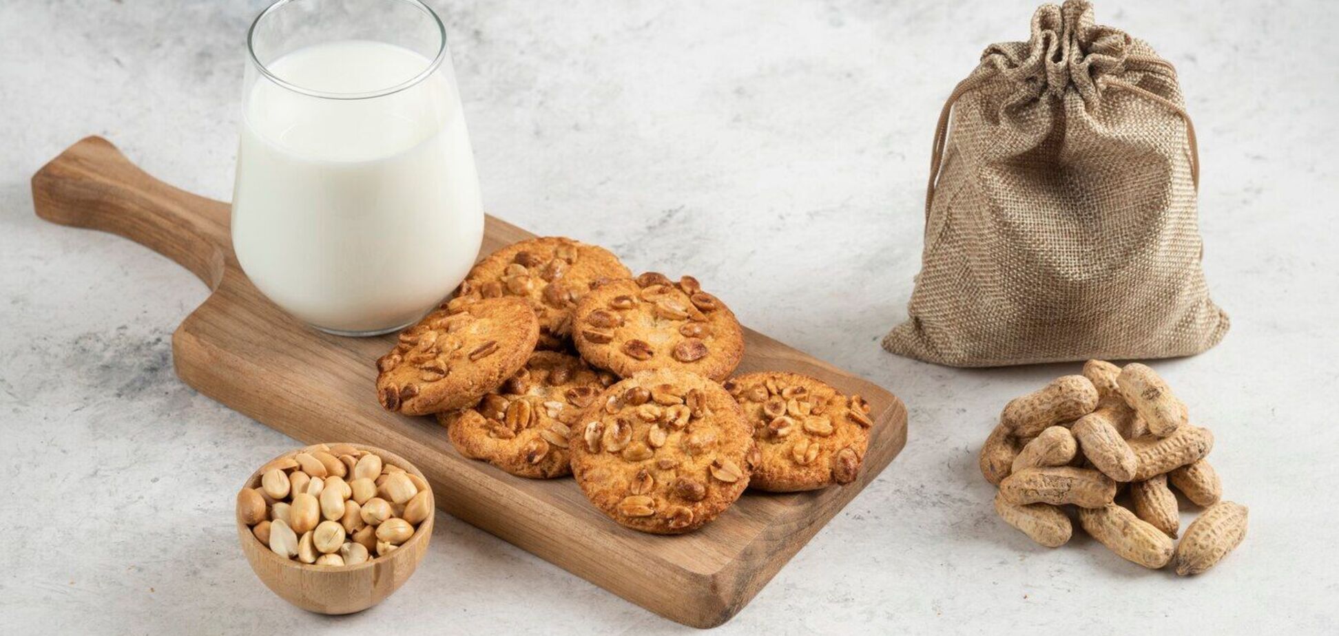 Домашнее арахисовое печенье: как приготовить элементарный десерт