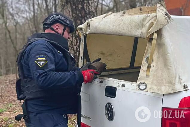 У Києві в популярному міському парку чоловік під час прогулянки знайшов снаряд. Подробиці та фото