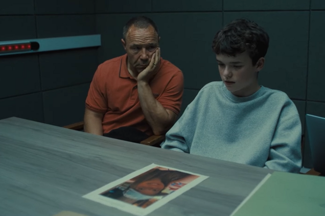 Унікальний серіал 'Юнацтво' назвали 'жахом для батьків', але критики в захваті від сюжету та гри дітей-акторів. Трейлер