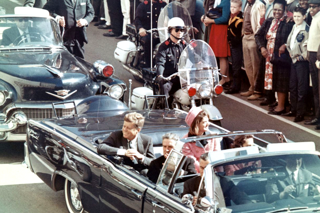 США рассекретили документы об убийстве Кеннеди