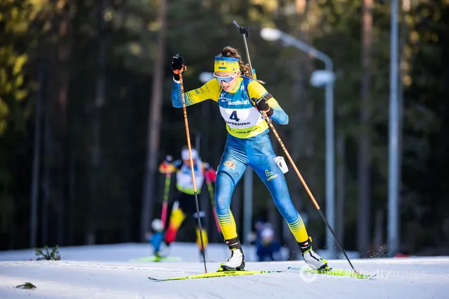 Биатлонистка из Чили упала перед украинкой и лишила ее медали на чемпионате мира. Видео