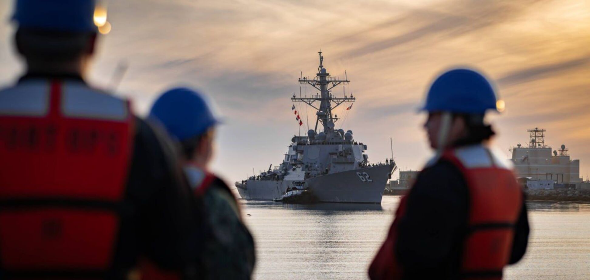 'У нас есть моральный кодекс!' В Норвегии компания отказалась заправлять военные корабли США: правительство оправдалось