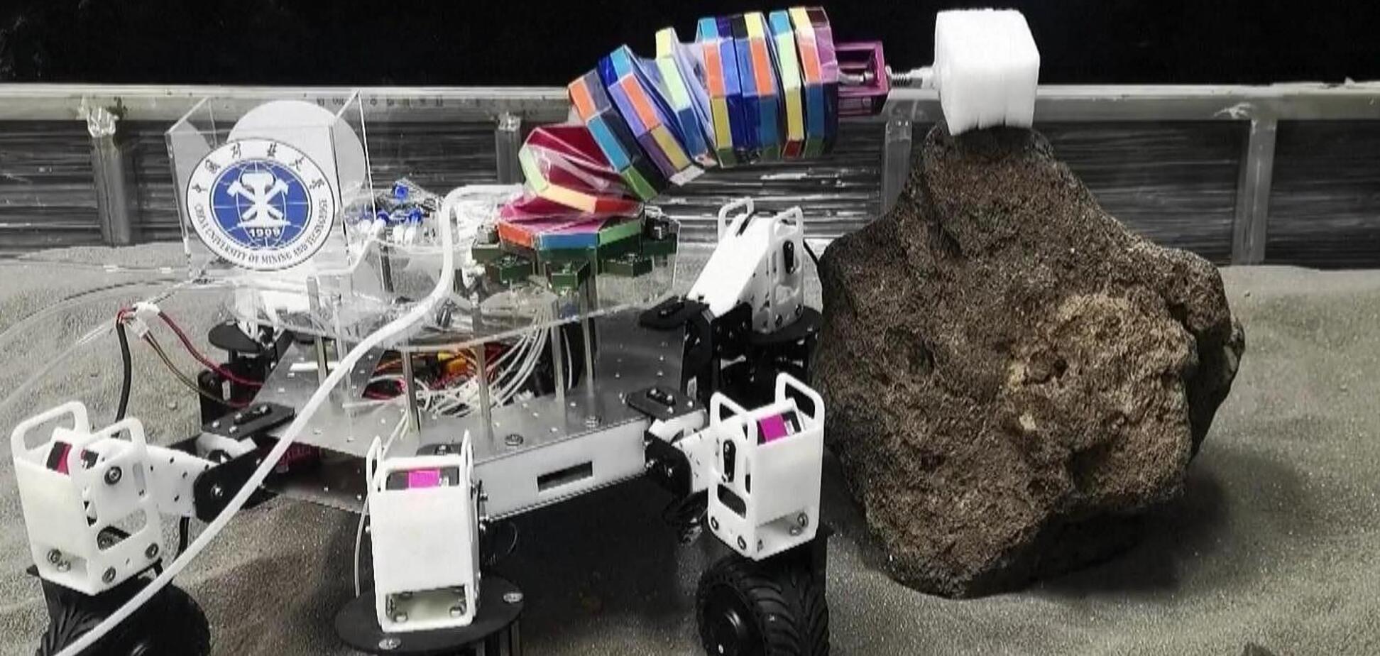 Китай розробив робота-комаху для видобутку копалин на Місяці та астероїдах. Відео