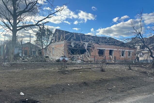 Росіяни атакували КАБами Краснопілля на Сумщині: загинули двоє цивільних, пошкоджені будинки. Фото