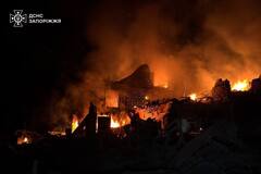 Россияне обстреляли Запорожье: повреждены жилые дома, среди пострадавших есть ребенок. Фото и видео