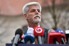 Президент Чехії заявив, що Україна має піти на болючі поступки заради миру