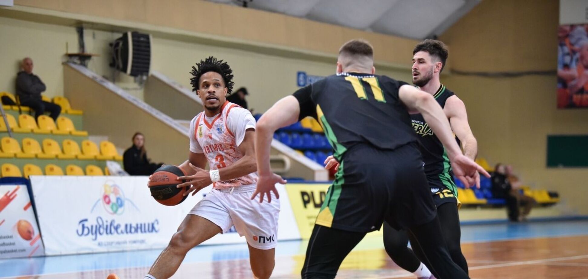 'Прикарпатье-Говерла' в результативном матче Суперлиги Favbet обыграла 'Кривбасс'