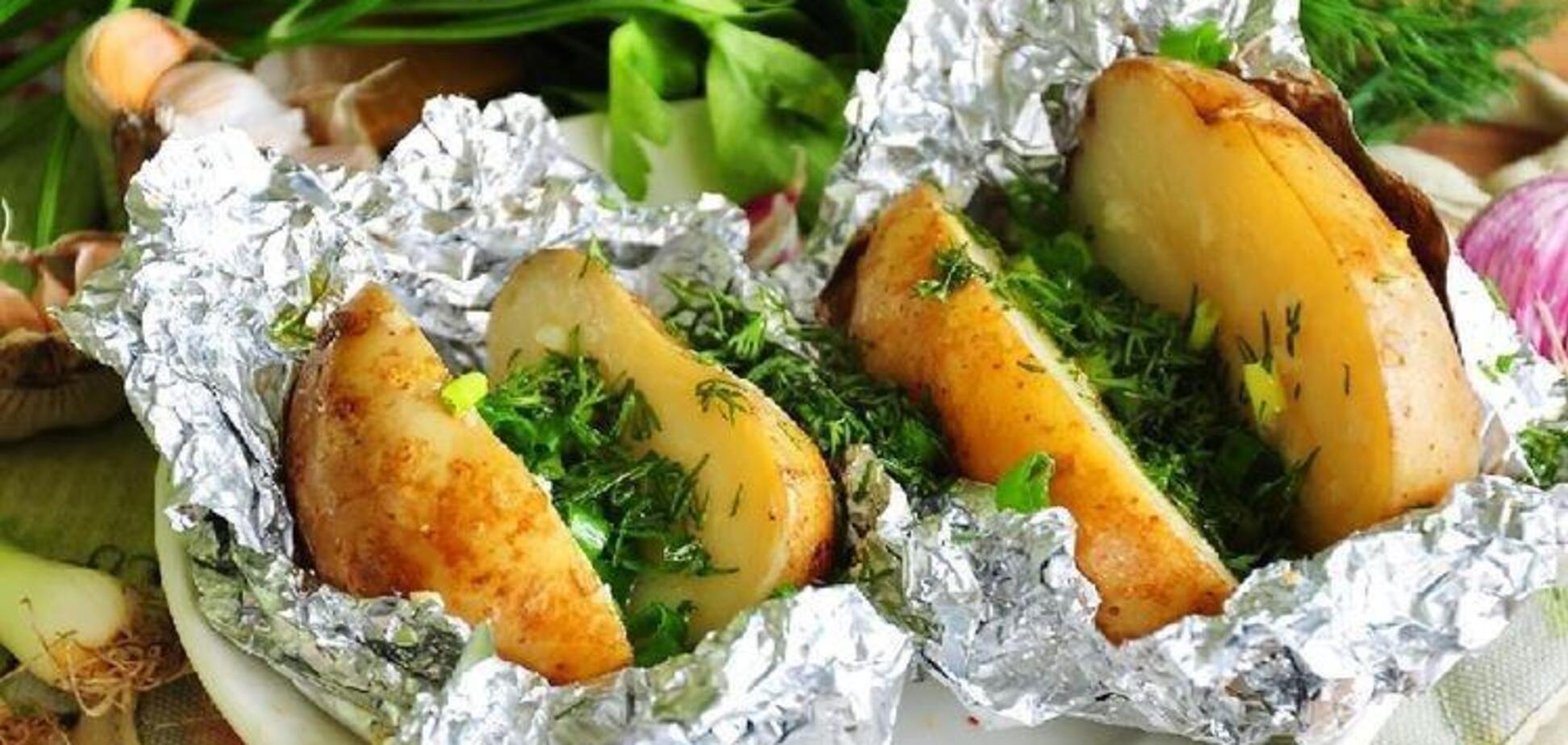Даже чистить не придется: как оригинально и вкусно приготовить картошку на ужин