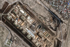 Разрушенные здания и воронки: появились спутниковые снимки последствий удара по аэродрому 'Энгельс-2'