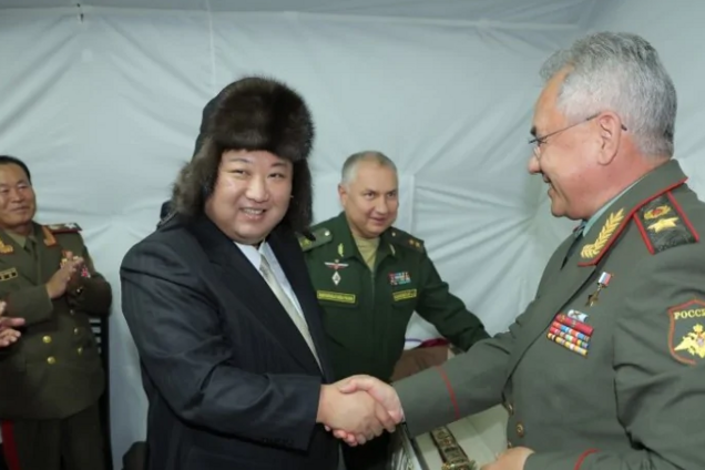 Кім Чен Ин запевнив Шойгу, що продовжуватиме допомагати РФ воювати проти України