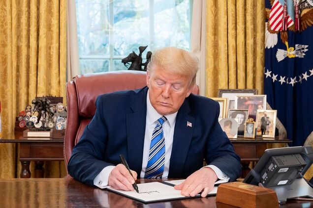 Трамп скасував легальний статус для 530 тысяч мігрантів – Reuters