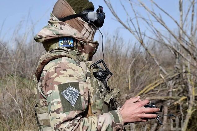 У ворога мінус танк, 'Тигр', склади та укриття: прикордонники РУБпАК 'Фенікс' показали, як невтомно б’ють окупантів. Відео