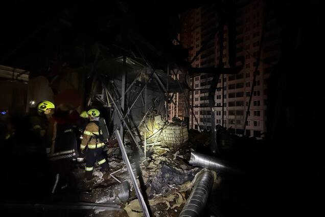 Россияне атаковали 'Шахедами' Киевщину: есть раненый, повреждены жилые дома. Фото