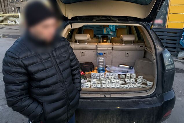 Списывал в запас за $6 тысяч: в Одесской области задержали заместителя главы врачебной комиссии. Фото