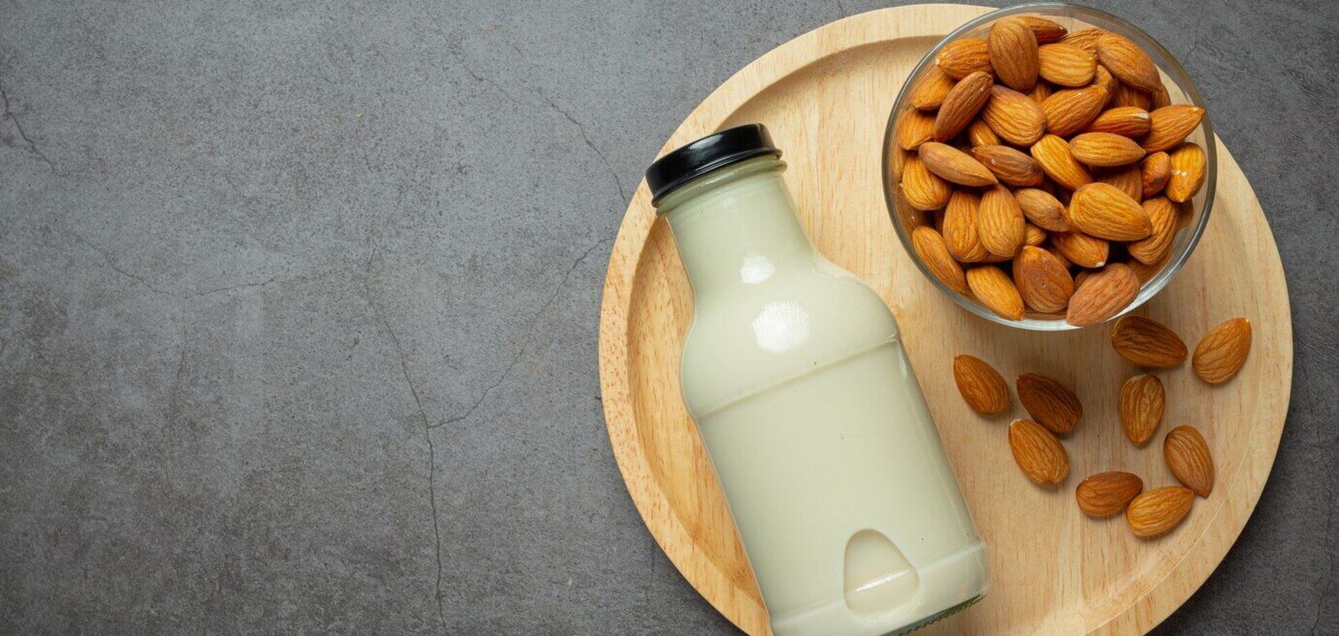 Как приготовить домашнее миндальное молоко: можно пить в пост