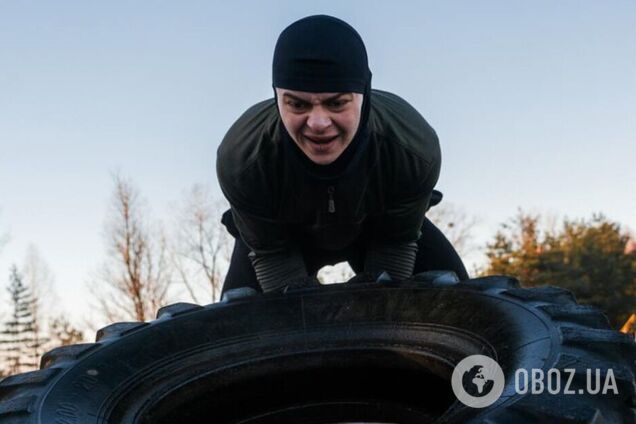 Тренировки по кроссфиту и экзамен: в бригаде 'Азов' показали, как из рекрутов делают закаленных бойцов. Фото