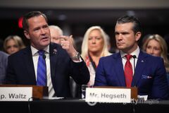 Уолтц случайно добавил журналиста The Atlantic в секретный военный чат: в издании рассказали, что успели узнать