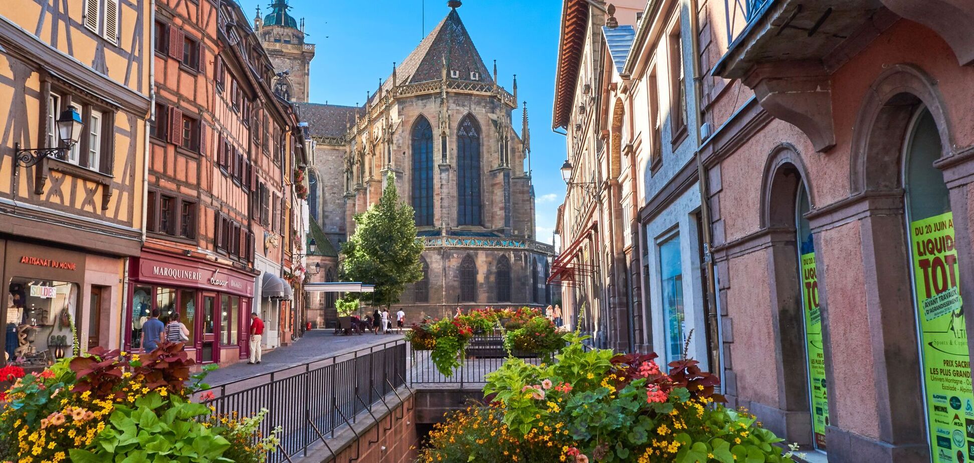 Має вигляд як у казці: де провести незабутню відпустку у Франції