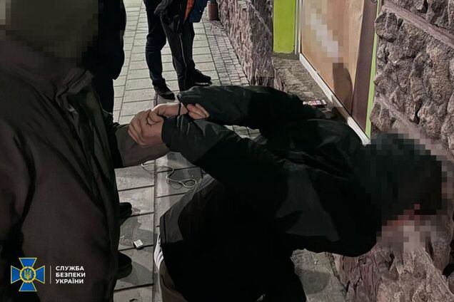 Діяли на замовлення спецслужб РФ: у Львові 'на гарячому' спіймали двох чоловіків, які планували підірвати автівку військових. Фото