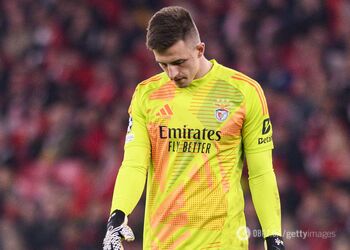 У голкипера сборной Украины возникли проблемы в Португалии