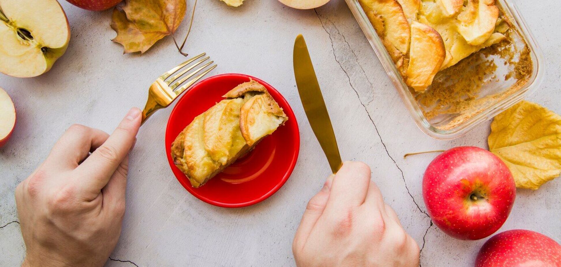 Полезная яблочная запеканка за копейки: обязательно приготовьте своим деткам