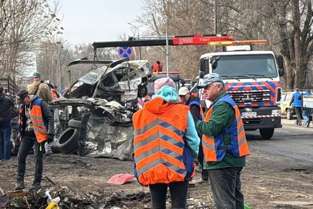 З'явилося відео перших хвилин після удару РФ по Дніпру та розповідь очевидців про атаку