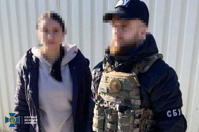 СБУ затримала трьох колаборантів, які допомагали Росії провести фейковий референдум під час окупації Херсона: що їм загрожує