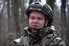 21 год и медицинское образование: что известно о первой девушке, подписавшей контракт 18-24. Видео