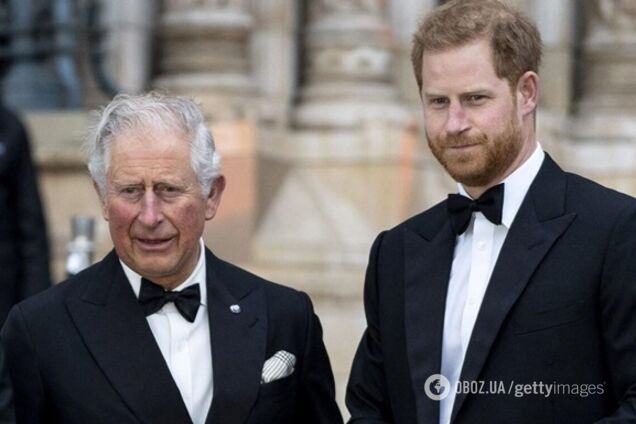 Принц Гарри узнал из сети о госпитализации Чарльза III из-за лечения рака: как он отреагировал на состояние отца