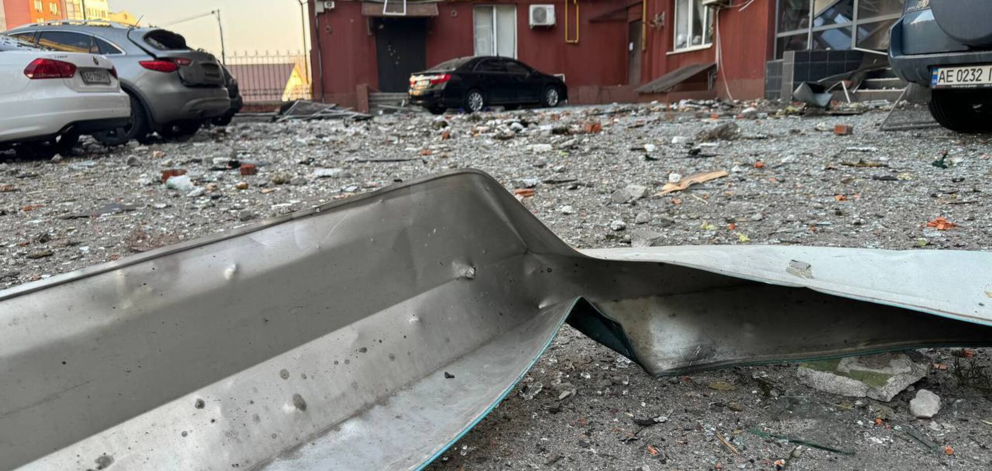 В больницах – 13 человек: в ОВА рассказали новые подробности об ударе РФ по Днепру и состоянии пострадавших. Фото