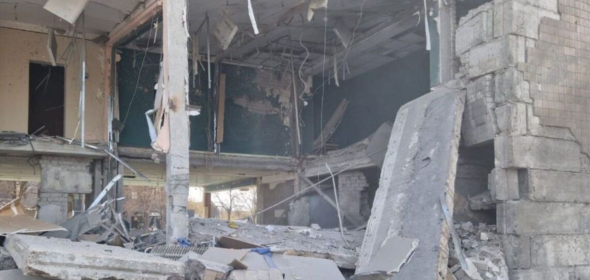 Росія вдарила балістикою по Кривому Рогу: поранено 9 людей. Фото