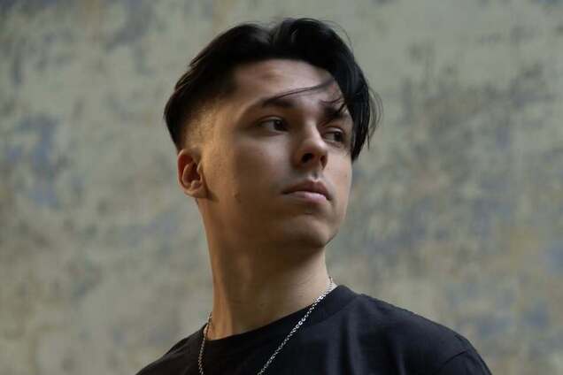 'Уехал на каникулы': вокалист группы 'Хейтспич' Дмитрий Однороженко мобилизовался и показал фото в форме