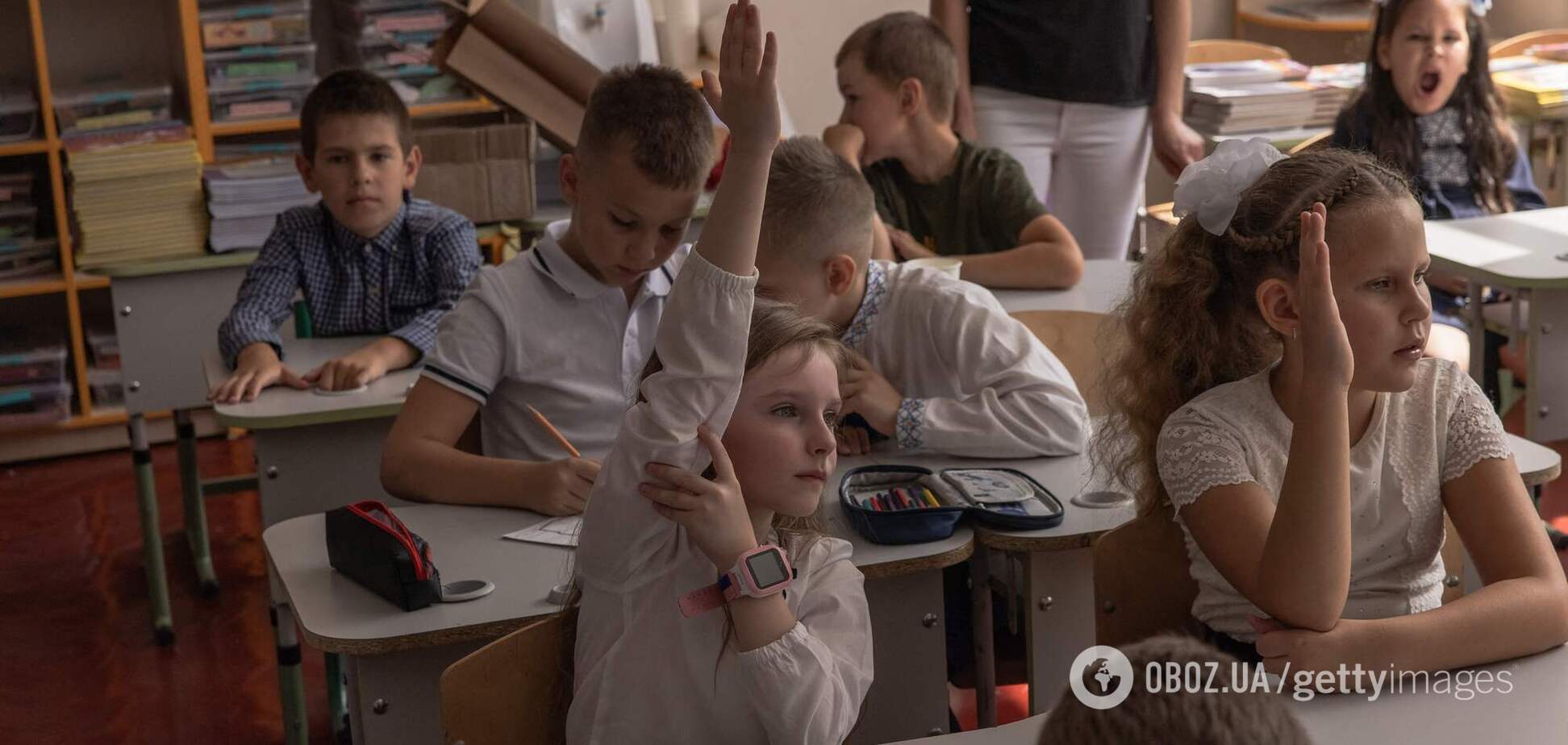 Учителя без зарплаты, 'русский мир' и испуганные дети: что показало исследование в украинских школах за границей