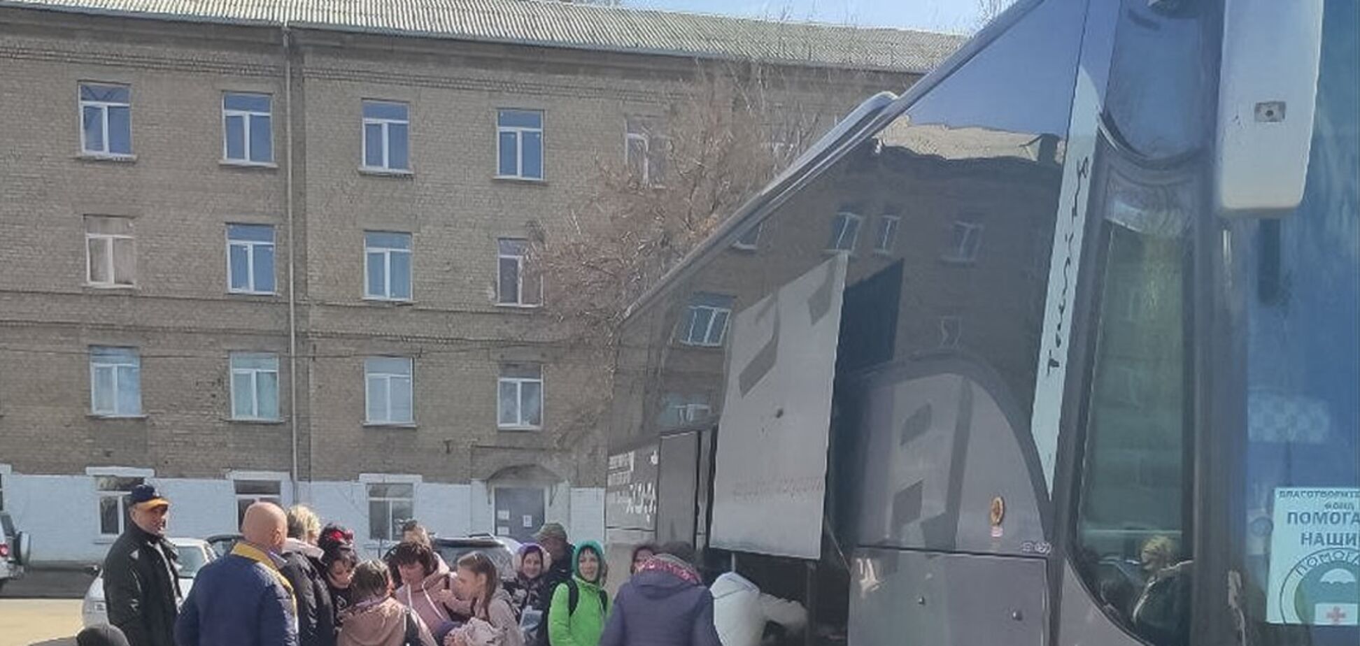 Оккупанты вывезли десятки детей с Луганщины в Подмосковье под видом 'реабилитации' – ЦНС