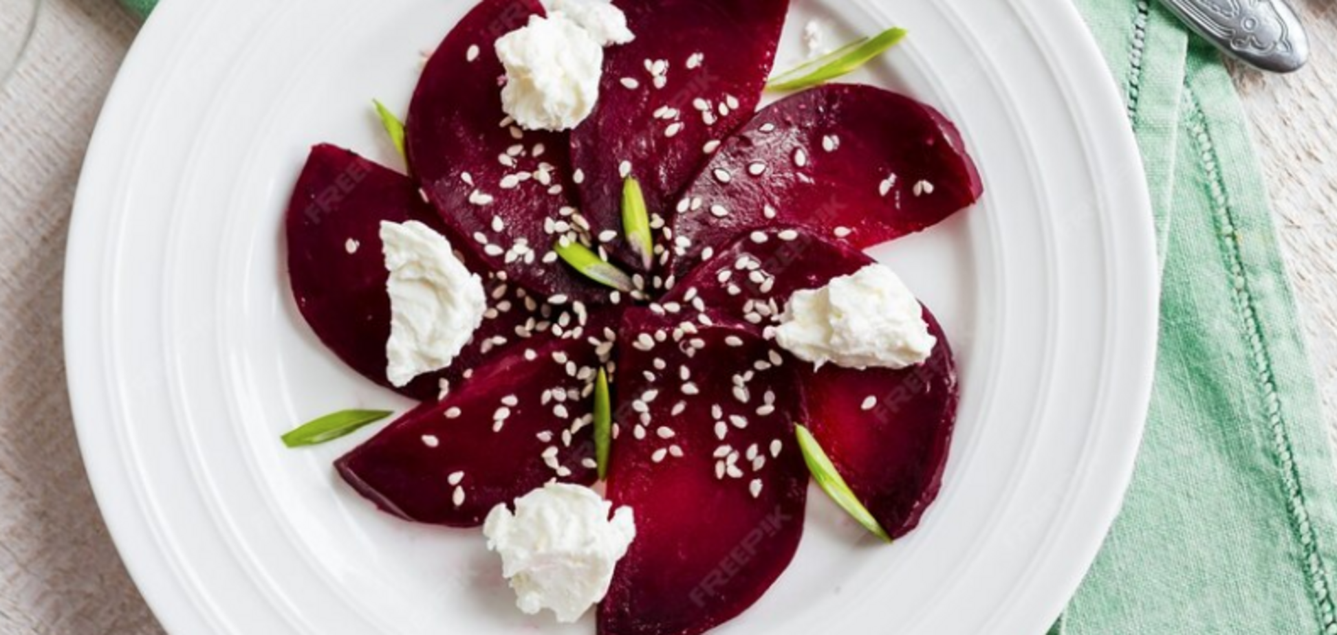 Дуже смачна закуска з буряка для святкового столу: готується дуже швидко