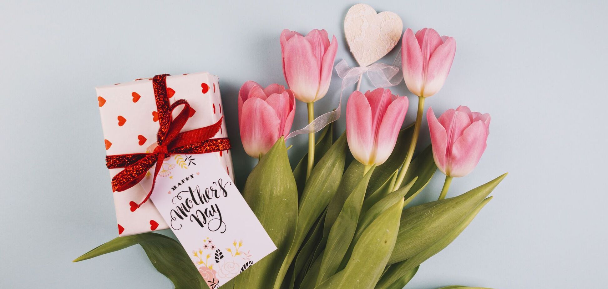 Что подарить родным женщинам: оригинальные идеи