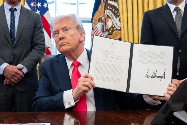 Трамп подписал указ о дополнительных тарифах на импорт товаров из Китая, Канады и Мексики