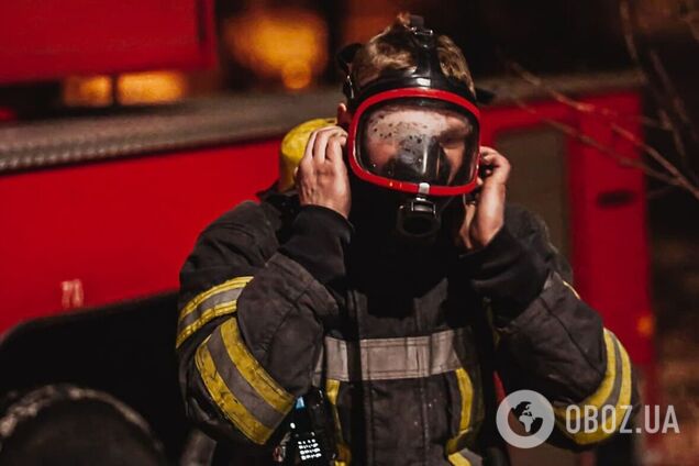 У Києві сталась масштабна пожежа у складській будівлі. Подробиці та фото