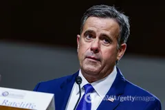 'Трамп не любит неудачников': директор ЦРУ во время игры в гольф сообщает Трампу о потерях России, чтобы сохранить поддержку Украины