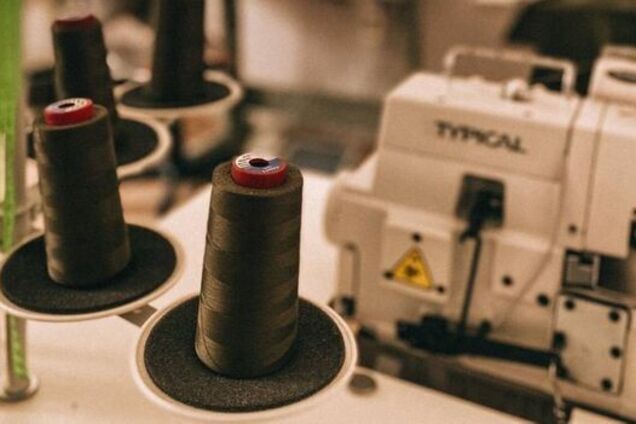 У Росії масово закриваються фабрики одягу та взуття