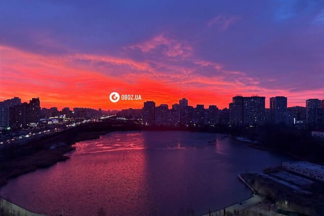 В Киеве наблюдали поразительный весенний закат. Фото