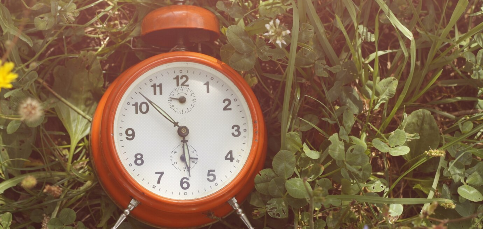Что с законом об отмене летнего времени и будут ли переводить часы в 2025 году: объяснение