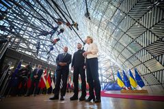 'Европа должна быть способна обеспечить безопасность': Зеленский на спецзаседании Евросовета представил первые шаги для мира. Видео