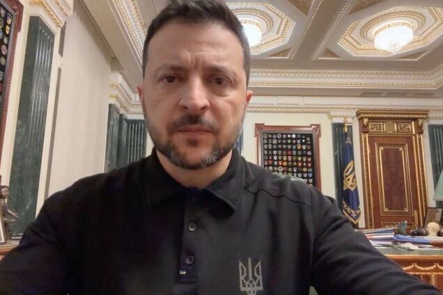 'До миру треба примушувати Росію, а не Україну': Зеленський провів засідання Ставки після російського обстрілу. Відео