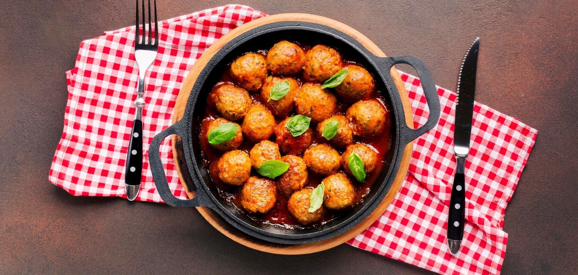 Соковиті міні-фрикадельки з фаршу для дітей: ідеальна страва до картоплі та макаронів