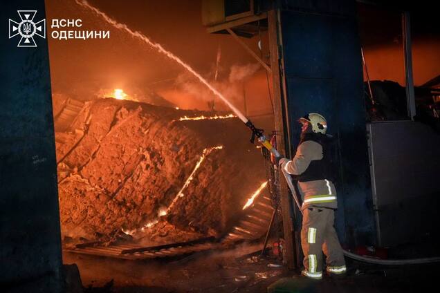 Ціллю була енергетична та цивільна інфраструктура: з'явилися фото наслідків масованого удару по Одесі