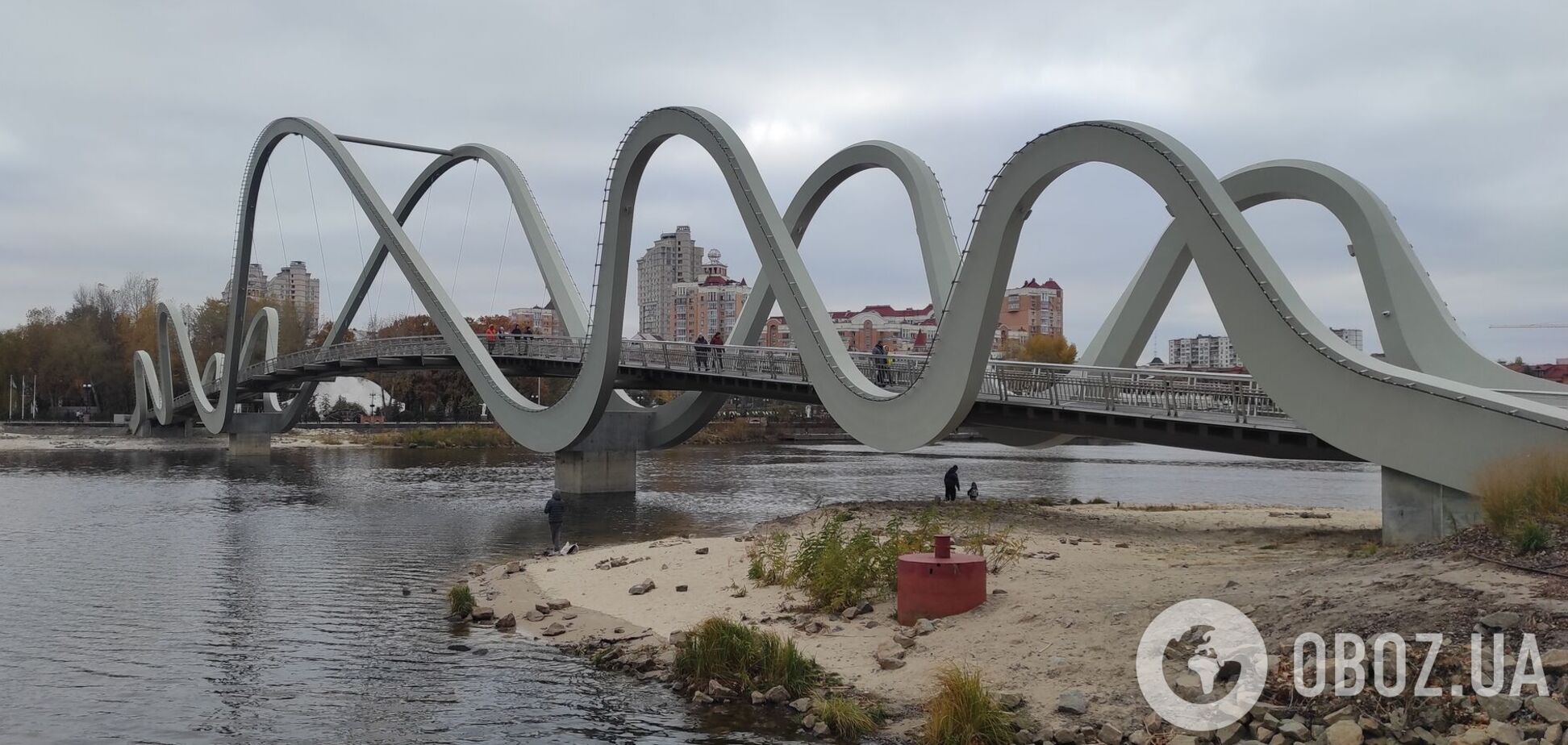 Стоянка човнів замість Моста-хвилі: який вигляд мала Оболонська набережна в Києві у 1916-му. Фото